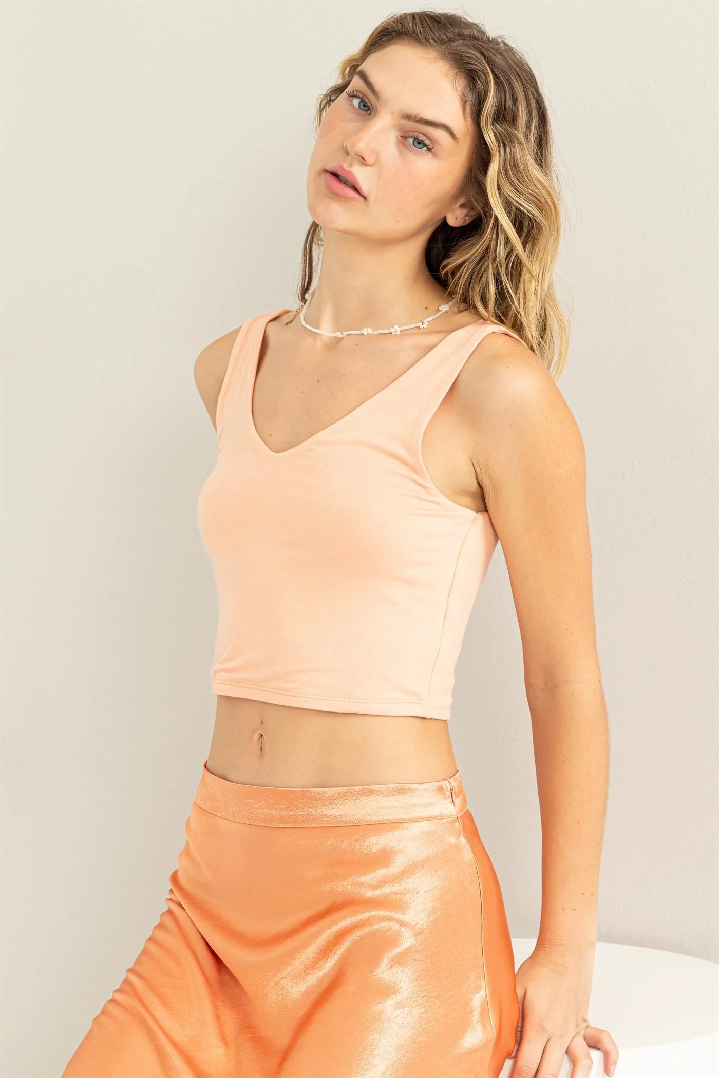 LIQUID CROPPED V NECK TANK TOP