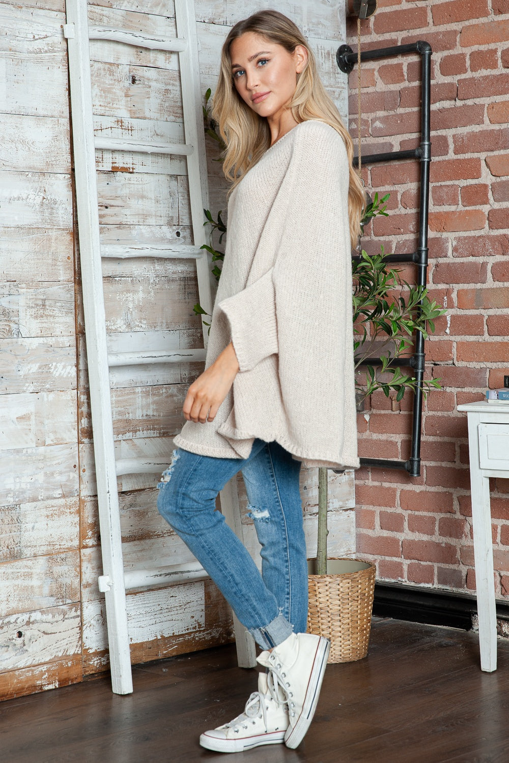 Round Neck Batwing Sleeve Sweater